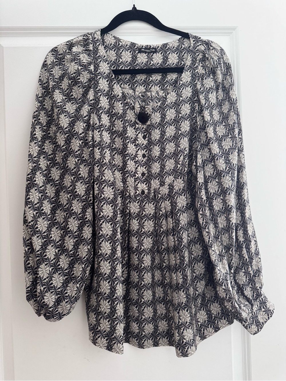Massimo Dutti Black and White Geometric Button-Front Blouse